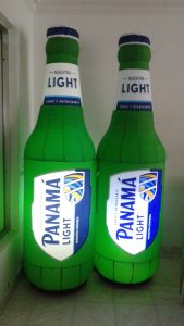 Dos dummies de botellas